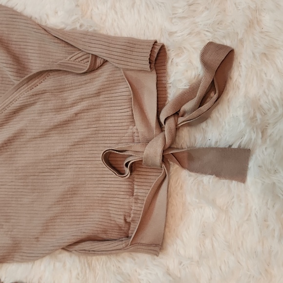 Limited Collection wrap front tan sweater with tie size xl - Picture 3 of 7